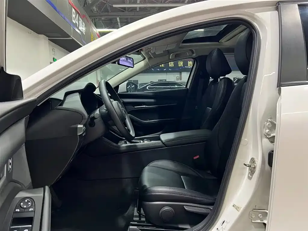 Mazda 3 Axela 2021 из CN, фото 8