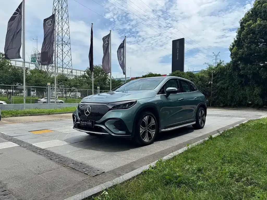 Mercedes-Benz EQE SUV — фото 10