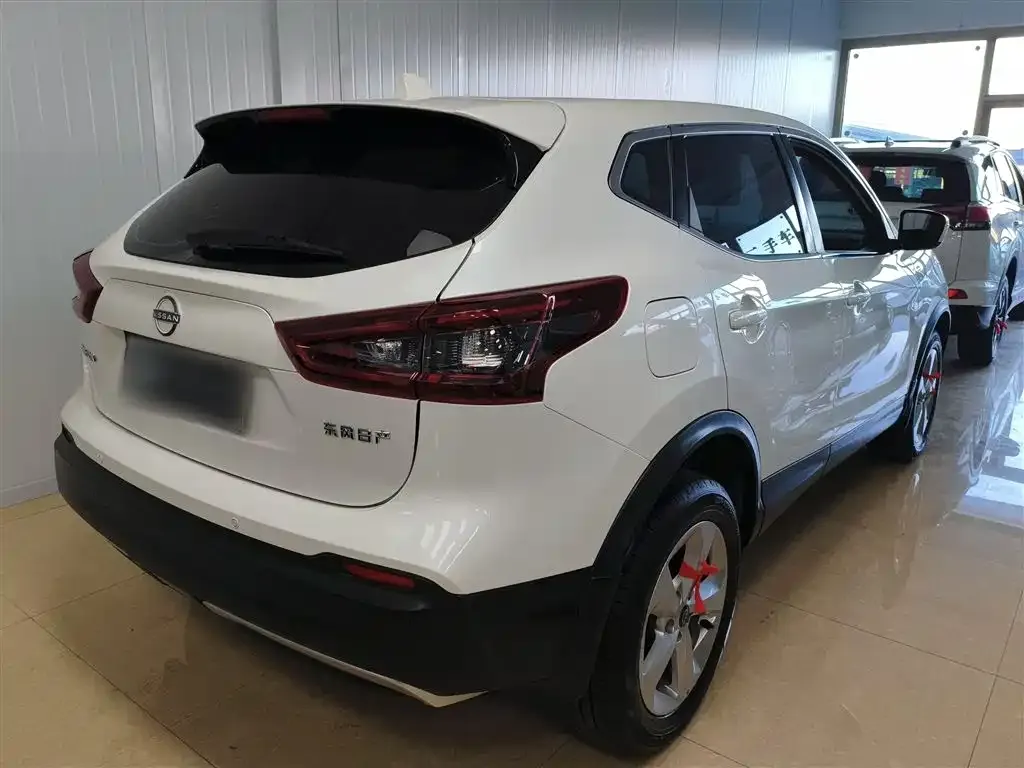 Nissan Qashqai — фото 4