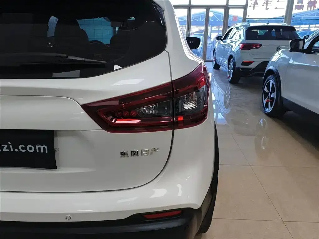 Nissan Qashqai — фото 10