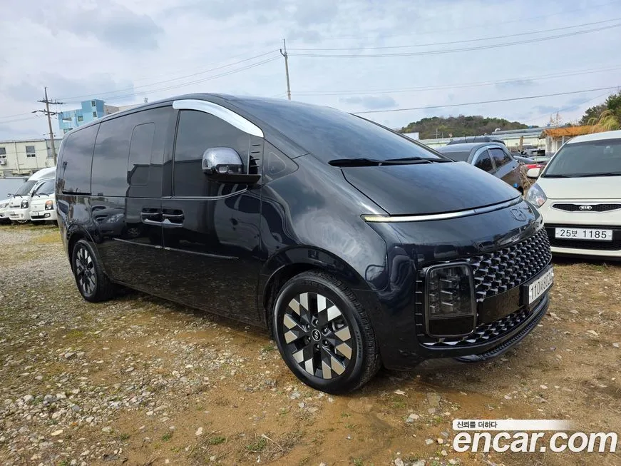 Hyundai Staria — фото 1