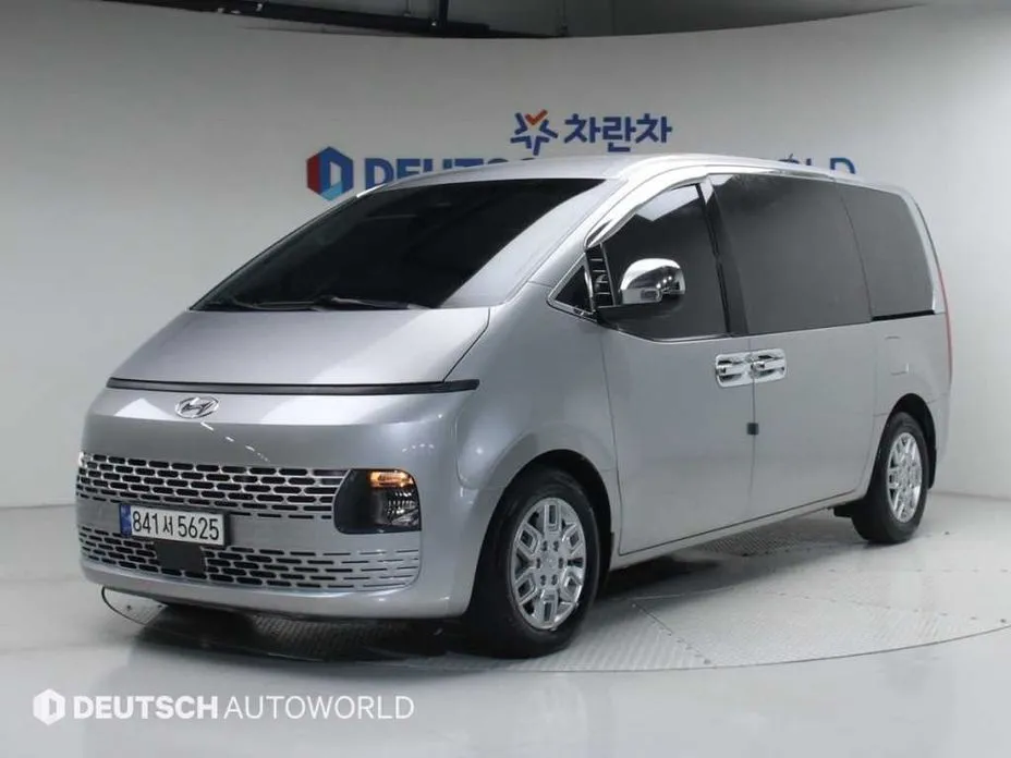 Hyundai Staria
