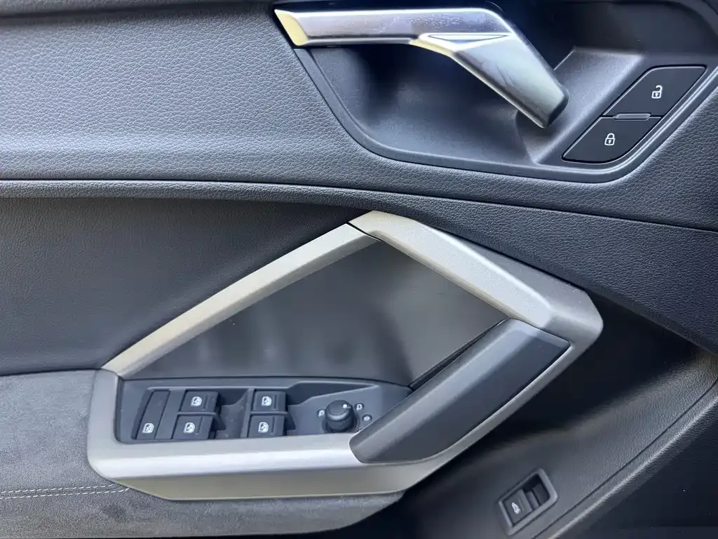 Audi Q3 — фото 10