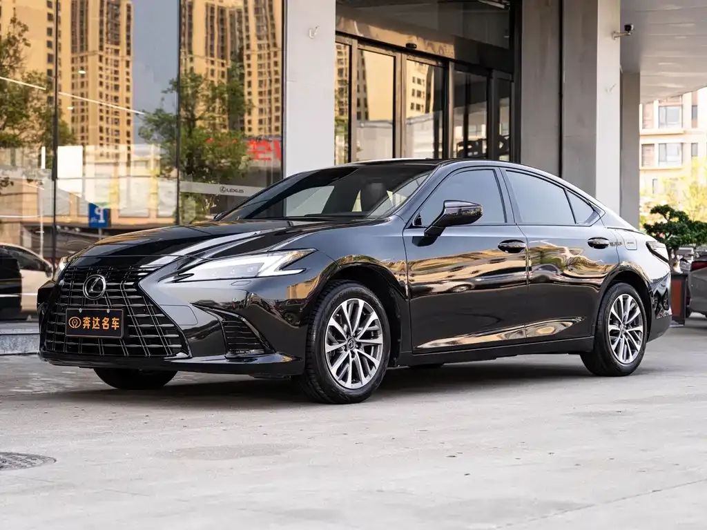 Lexus ES — фото 1