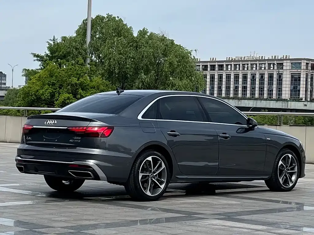 Audi A4L — фото 8