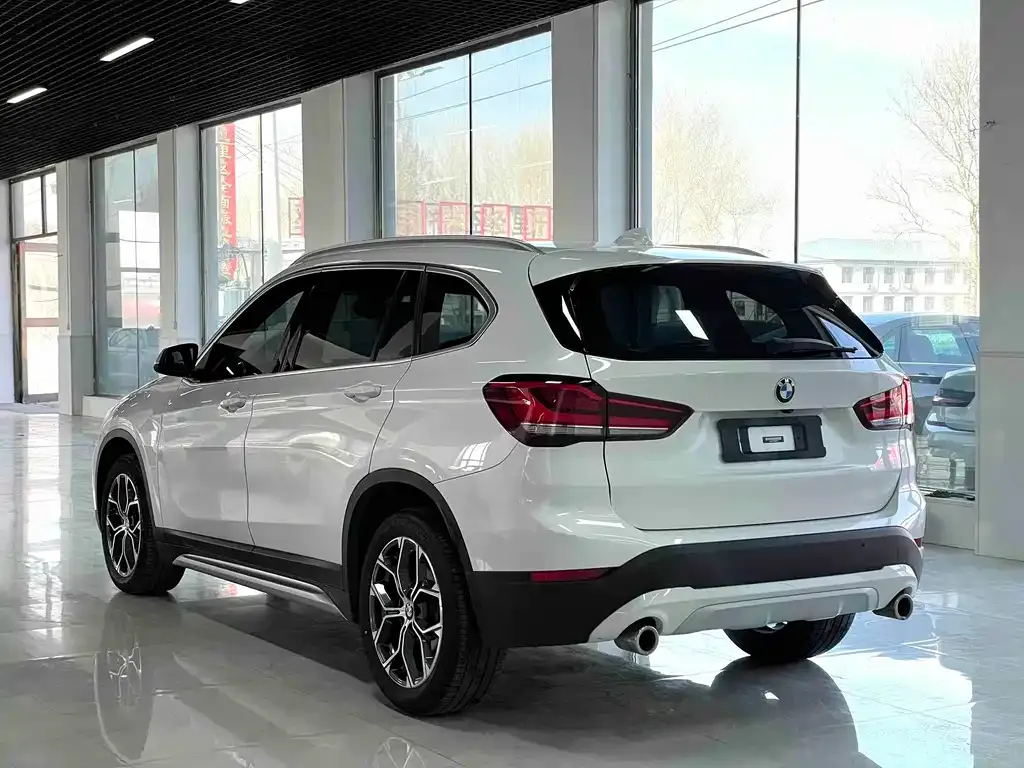 BMW X1 — фото 6