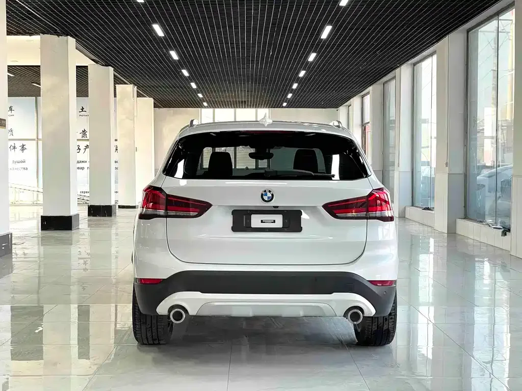 BMW X1 — фото 9