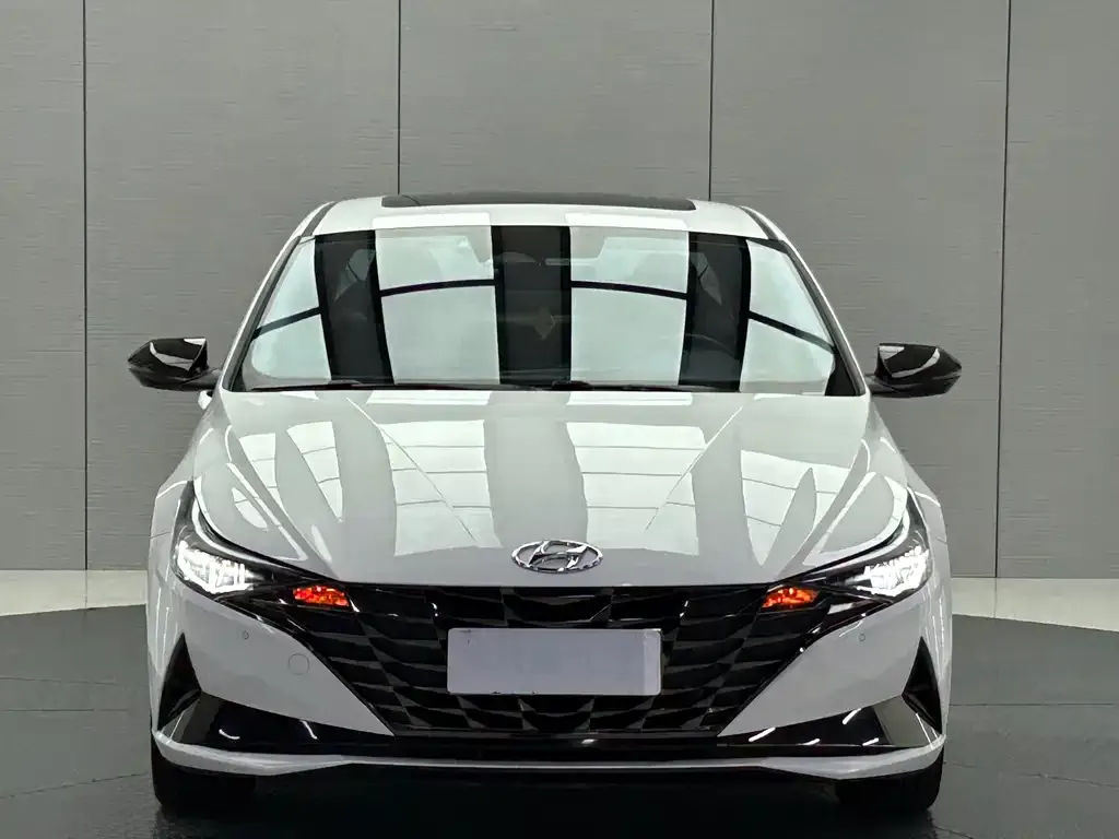 Hyundai Elantra — фото 8