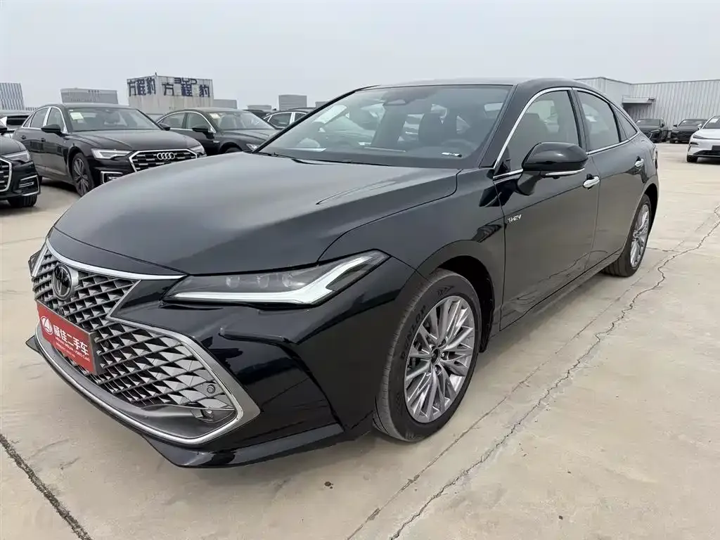 Toyota Avalon — фото 1