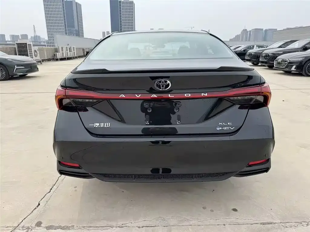 Toyota Avalon — фото 2