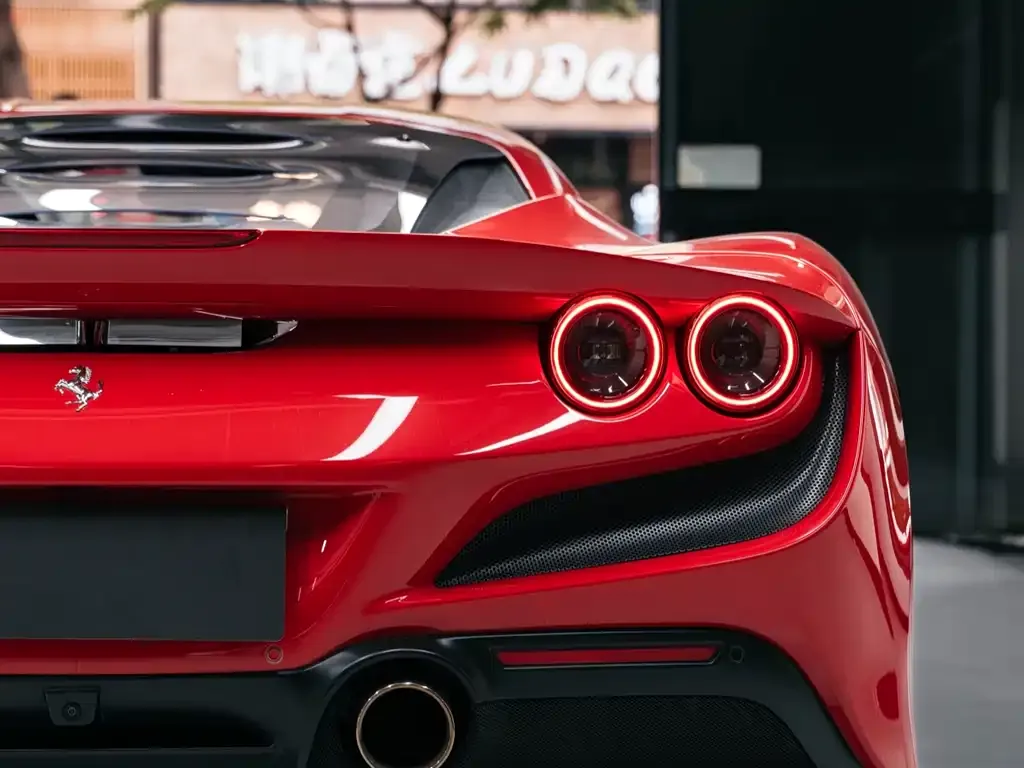 Ferrari F8 — фото 6