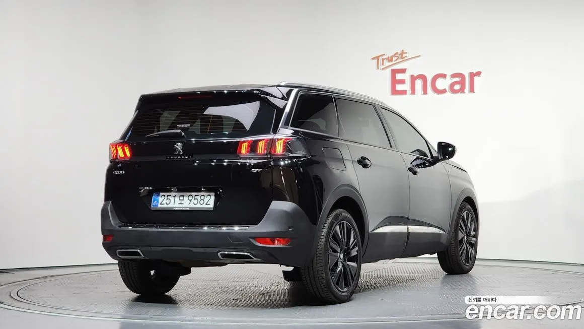 Peugeot 5008 2024 из KR, фото 2