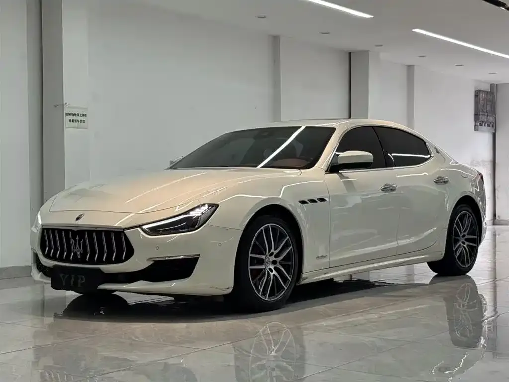 Maserati Ghibli — фото 1