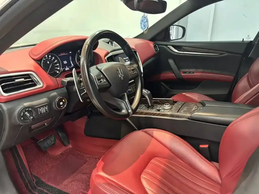Maserati Ghibli — фото 10