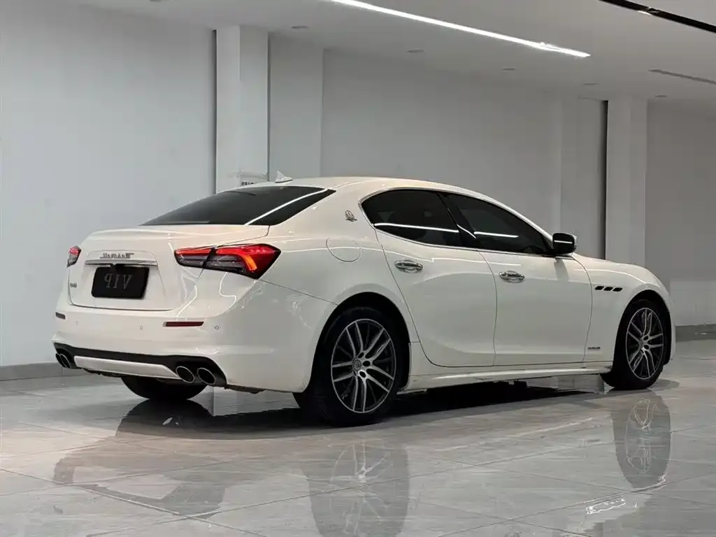 Maserati Ghibli — фото 8