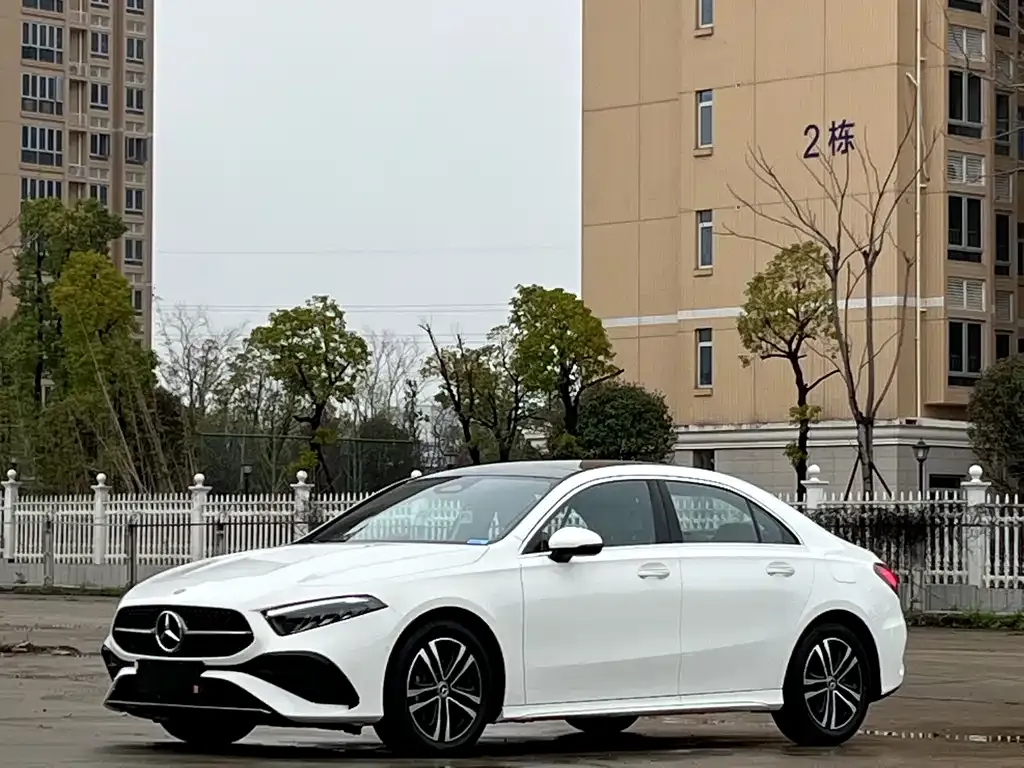 Mercedes-Benz A-Class — фото 1