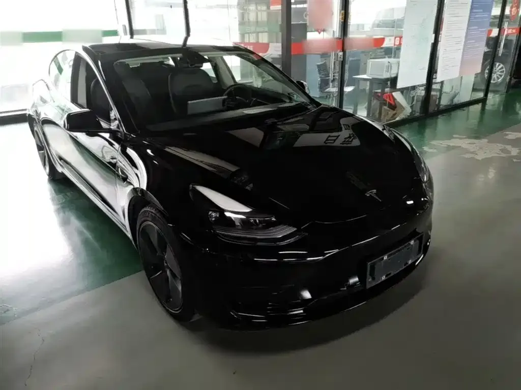 Tesla Model 3 — фото 4