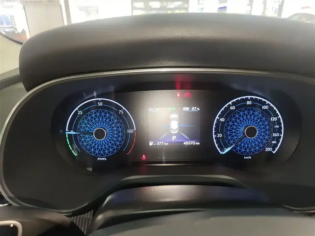 Hongqi E-QM5 — фото 10