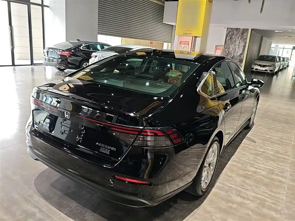 Honda Accord — фото 4