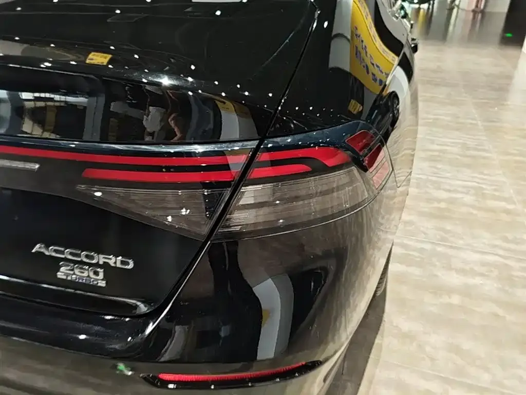 Honda Accord — фото 10