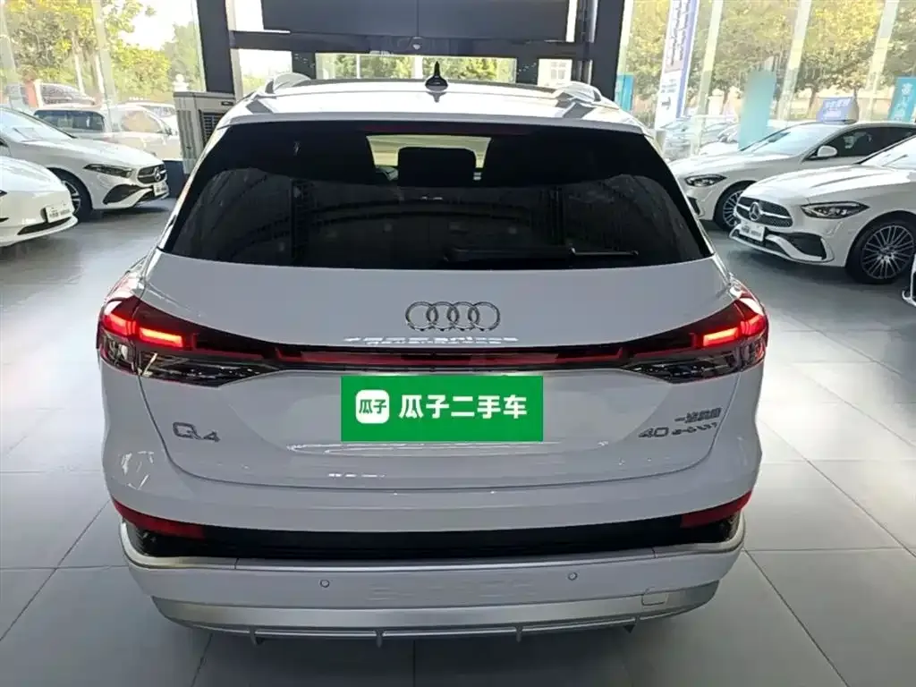 Audi Q4 e-tron — фото 8