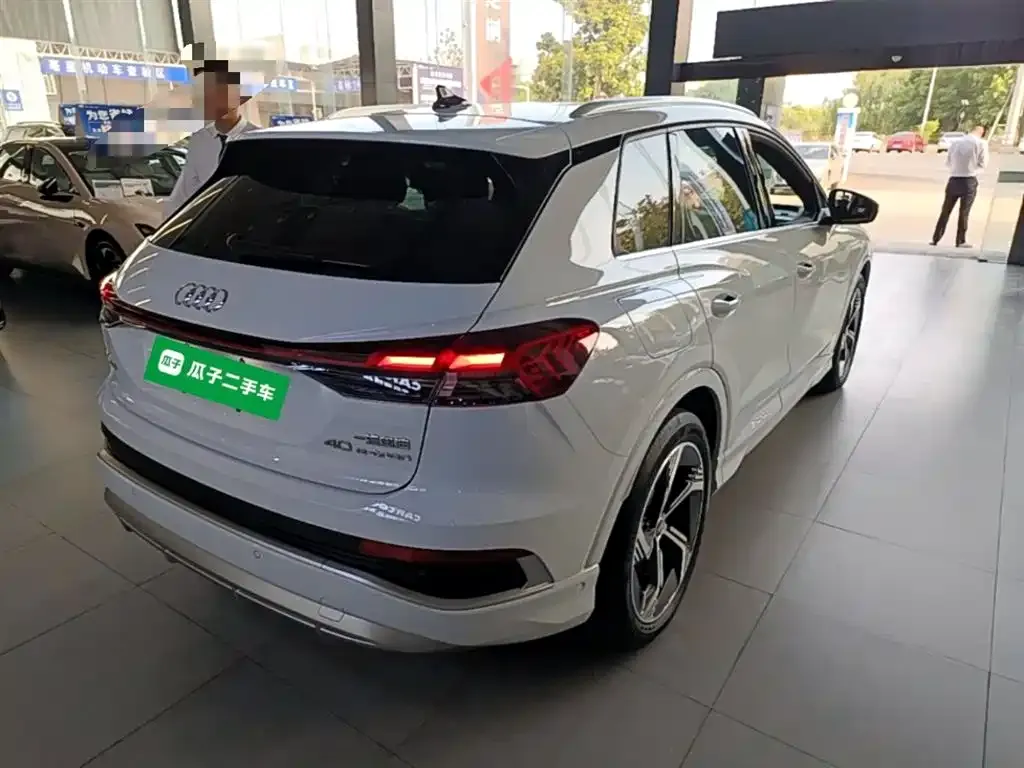 Audi Q4 e-tron — фото 10
