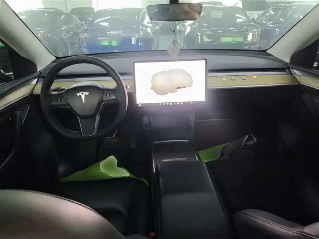 Tesla Model Y — фото 3