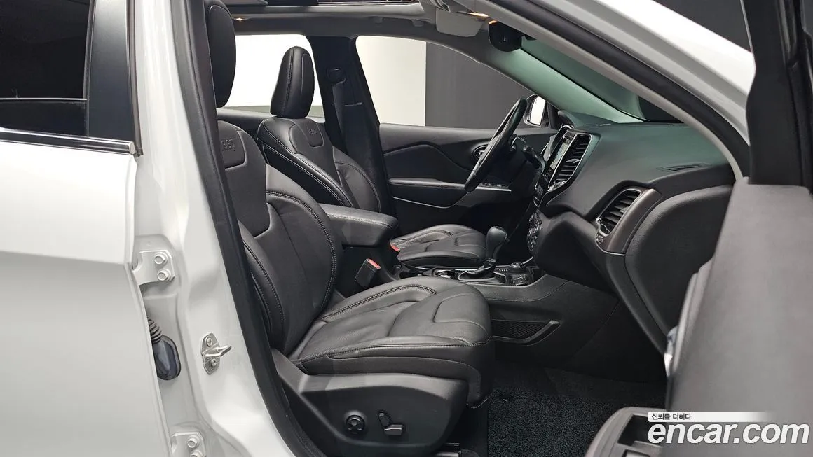 Jeep Cherokee 2021 из KR, фото 8