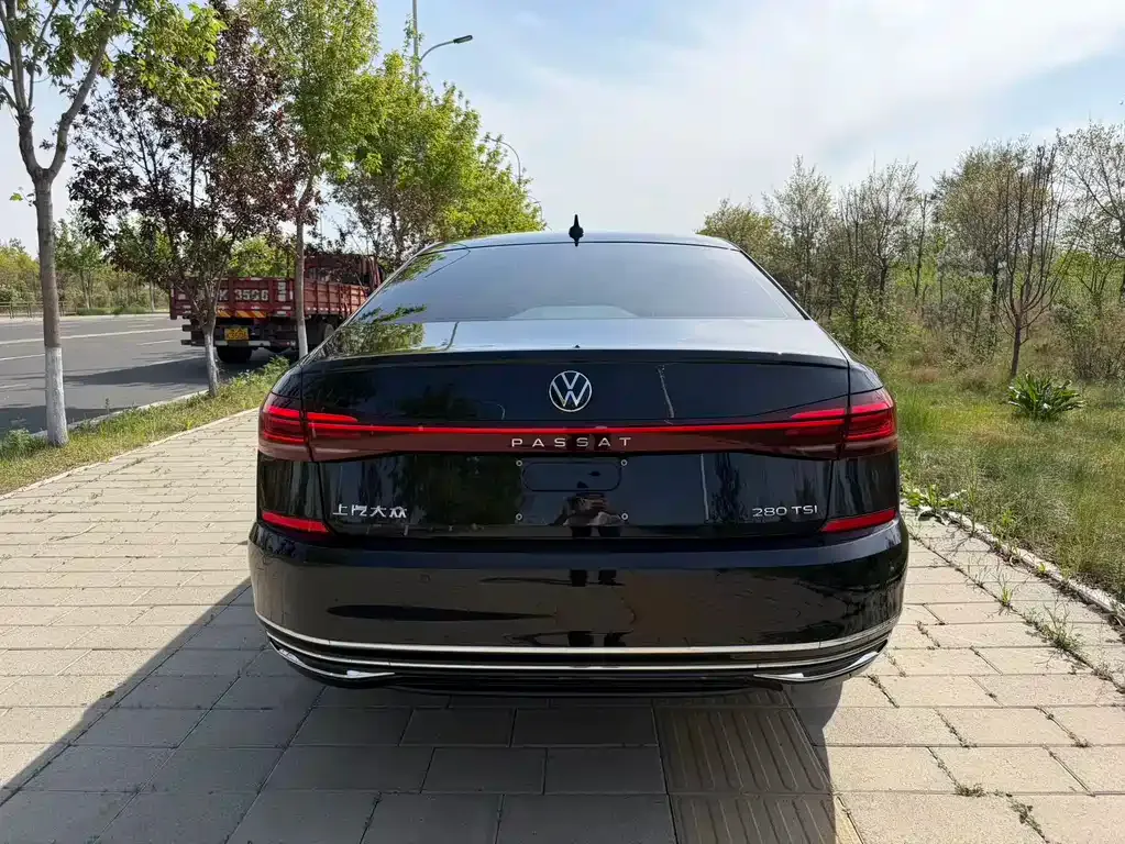 Volkswagen Passat — фото 6