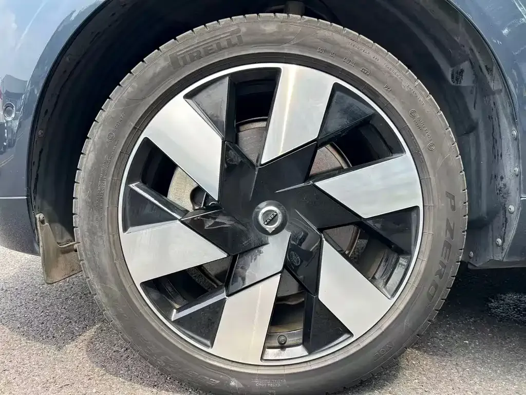 Volvo XC60 PHEV 2023 из CN, фото 6