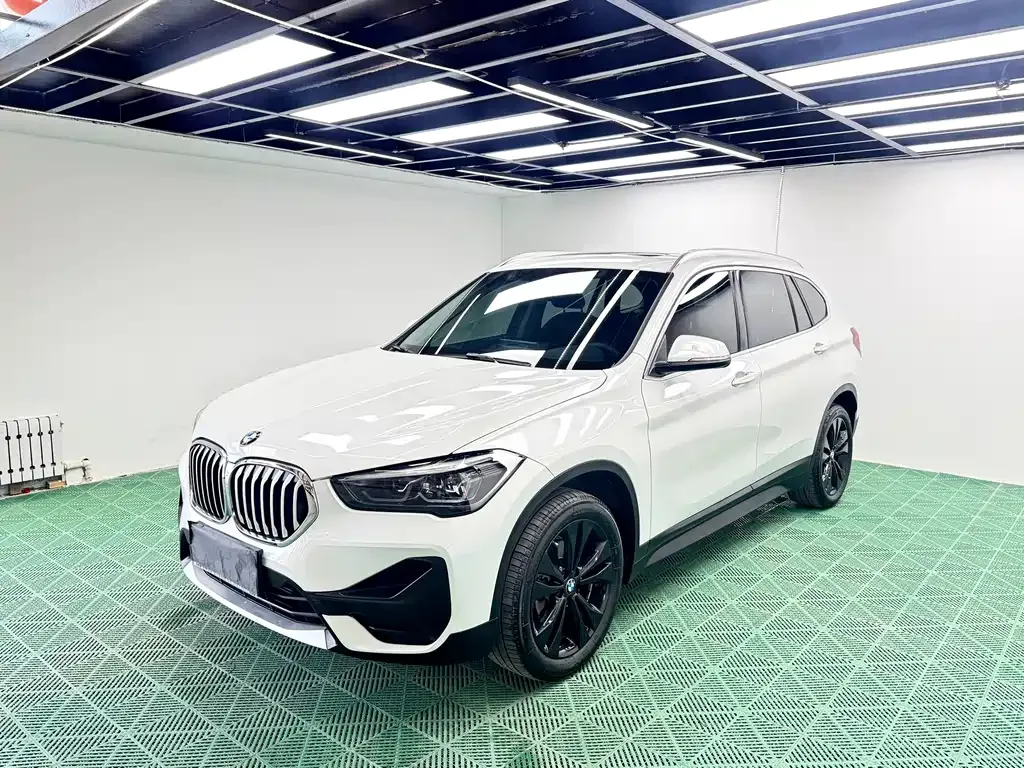 BMW X1 — фото 1
