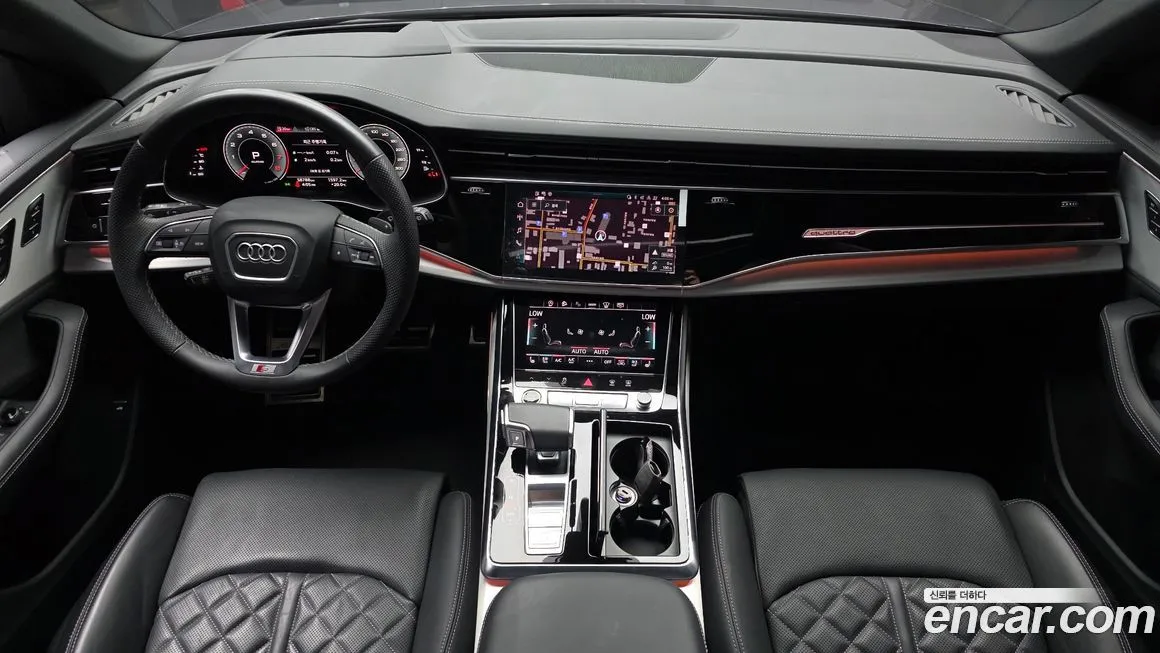Audi Q8 — фото 6