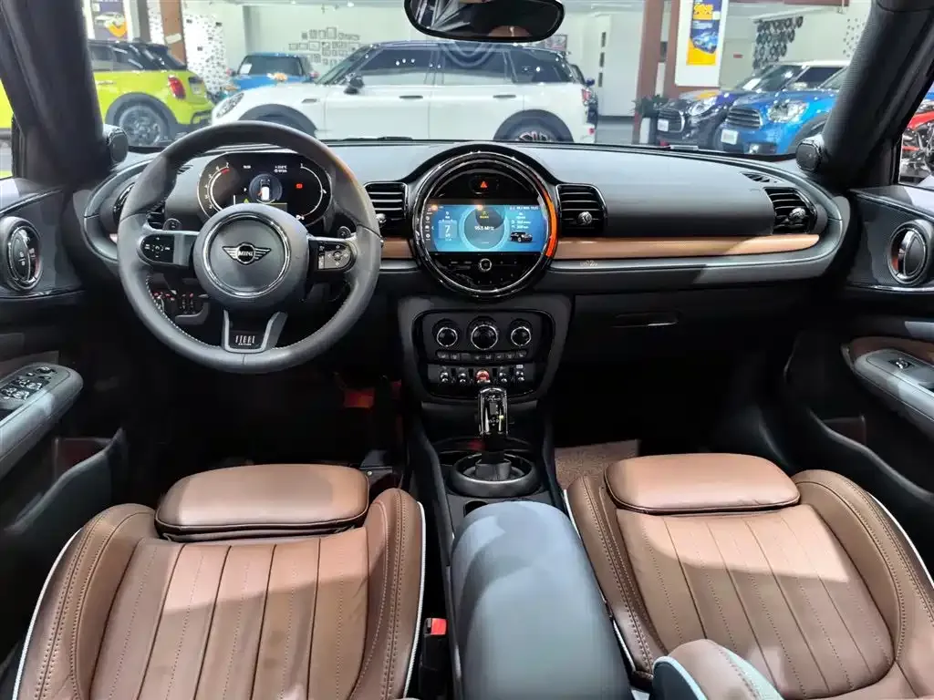 MINI Clubman — фото 7