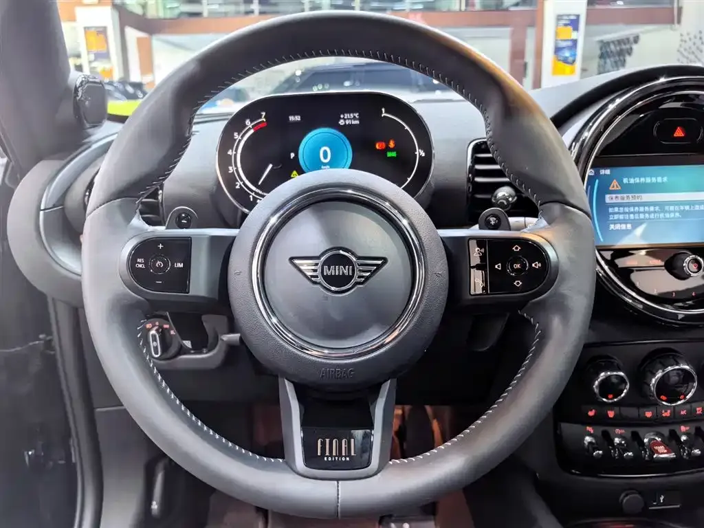 MINI Clubman — фото 3
