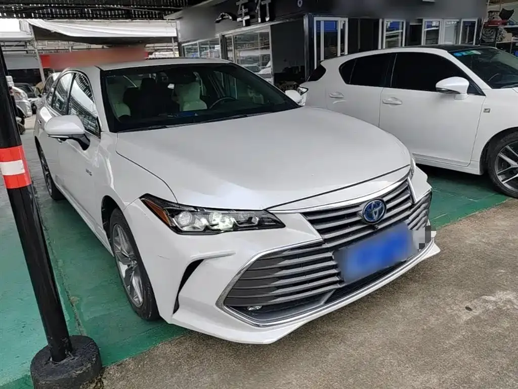 Toyota Avalon — фото 8