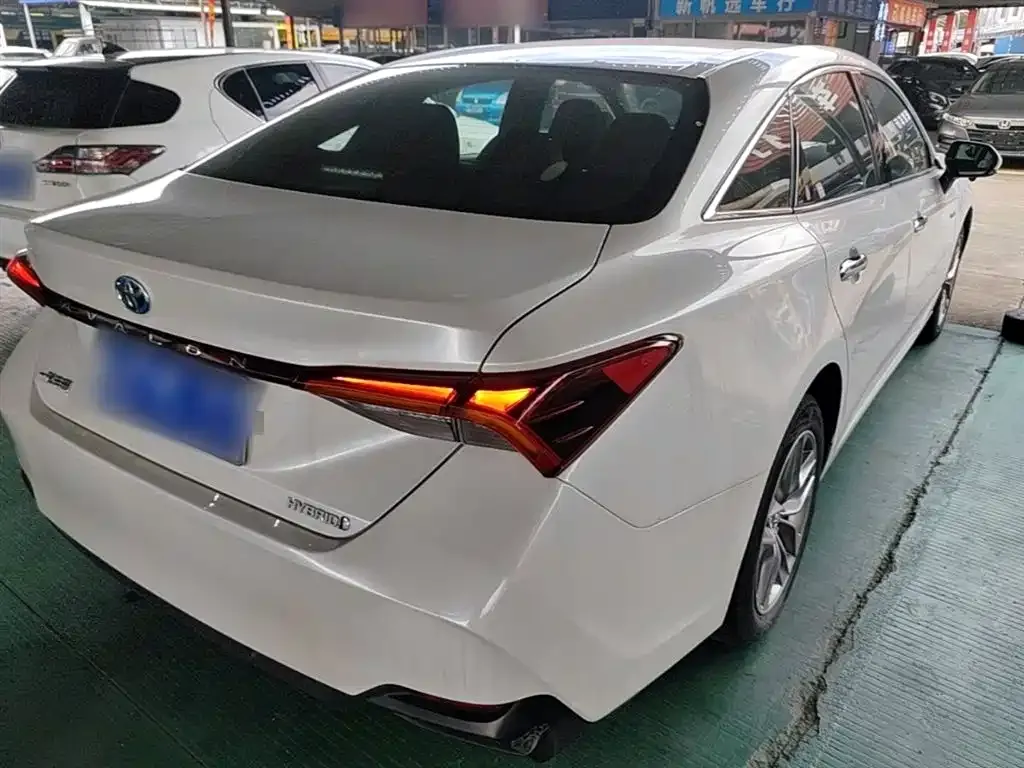 Toyota Avalon — фото 10