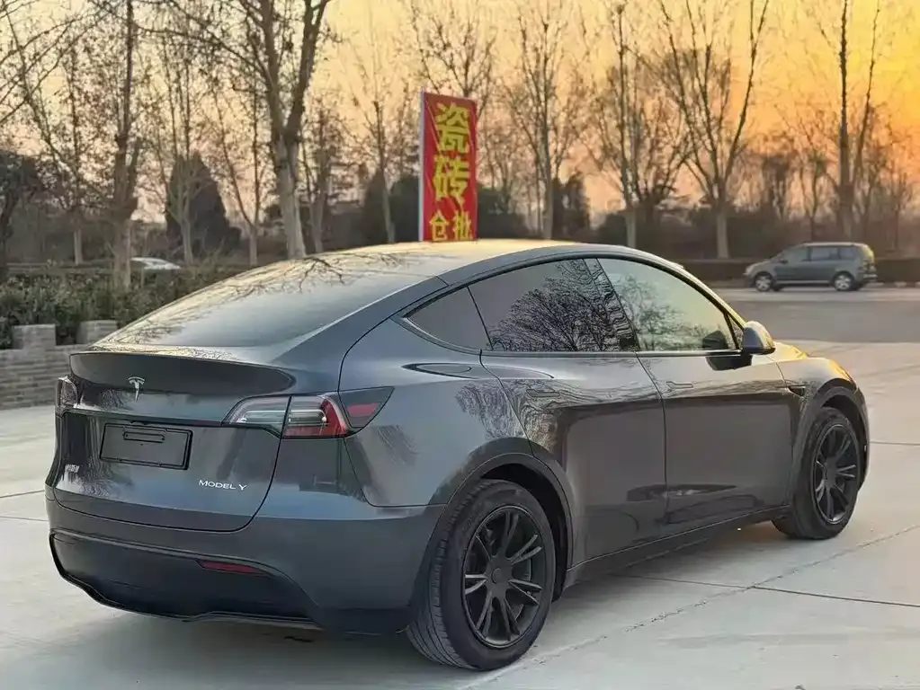 Tesla Model Y — фото 7