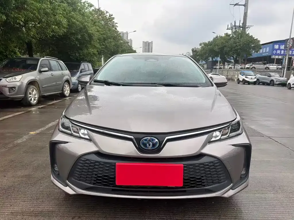 Toyota Corolla — фото 4
