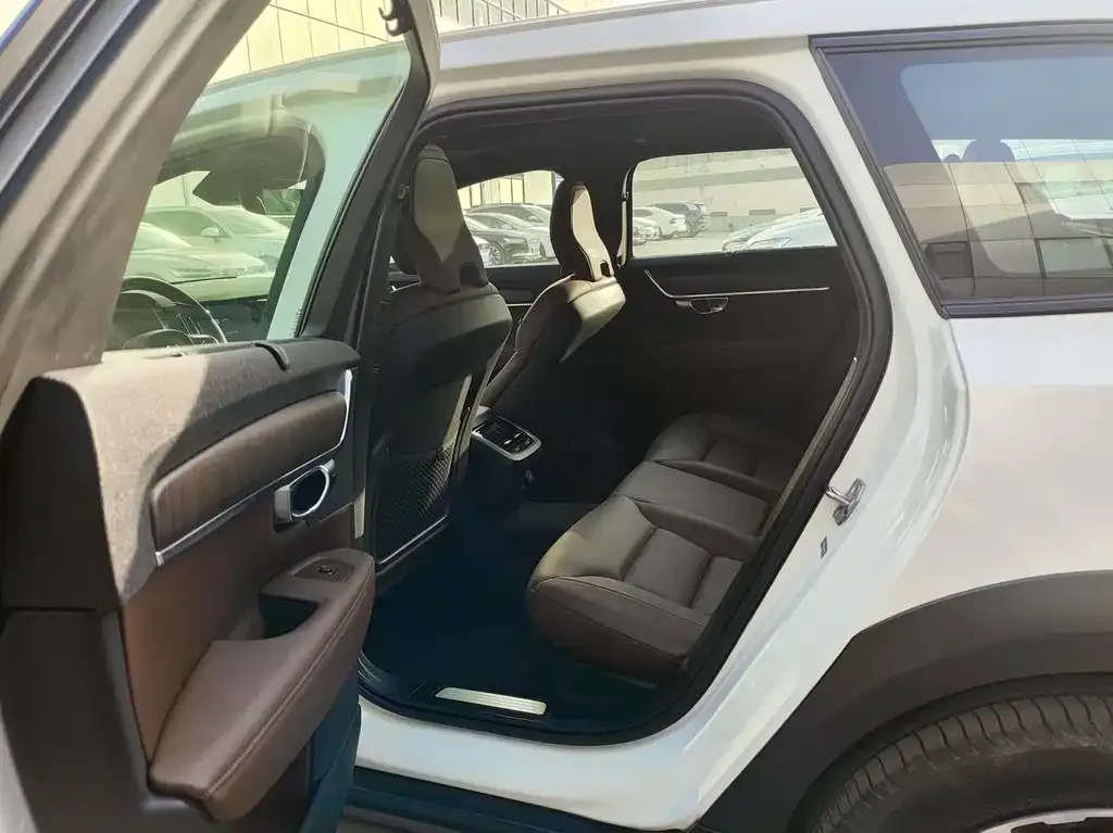 Volvo V90 2022 из CN, фото 3