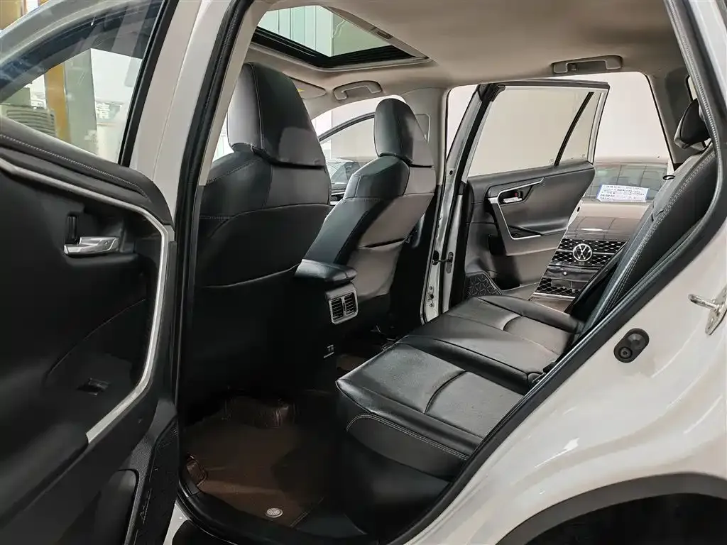 Toyota RAV4 Prime 2022 из CN, фото 8