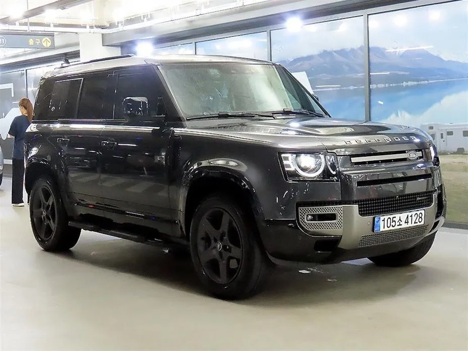 Land Rover Defender — фото 1