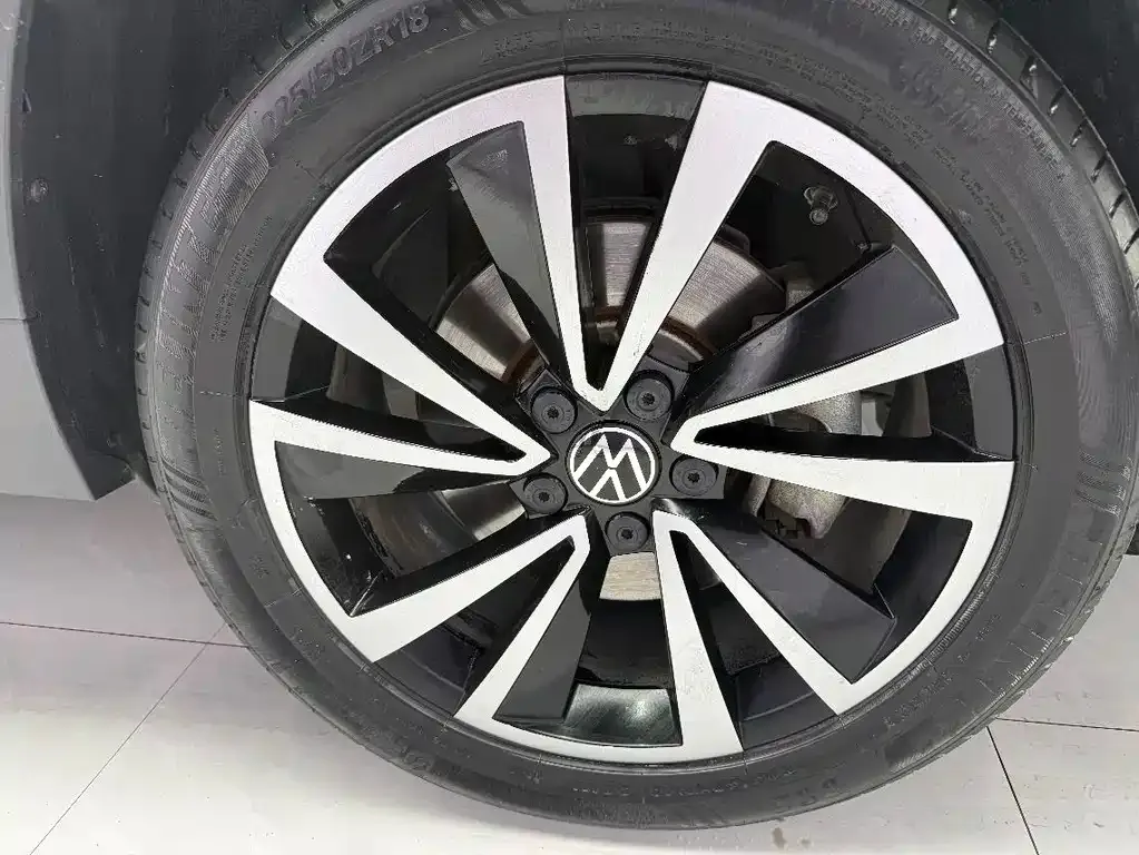 Volkswagen Tharu — фото 6