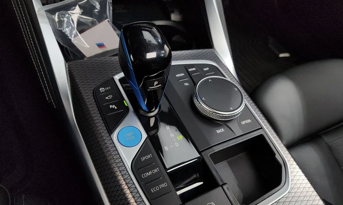 BMW i4 — фото 8