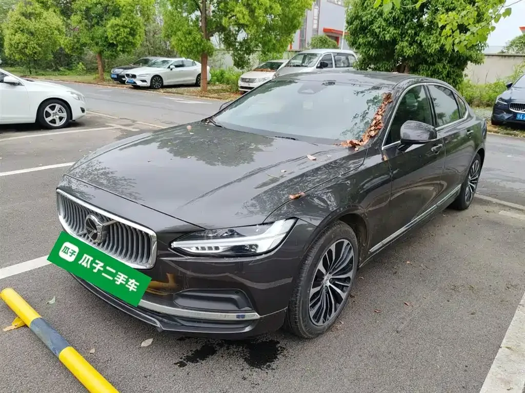 Volvo S90 — фото 1
