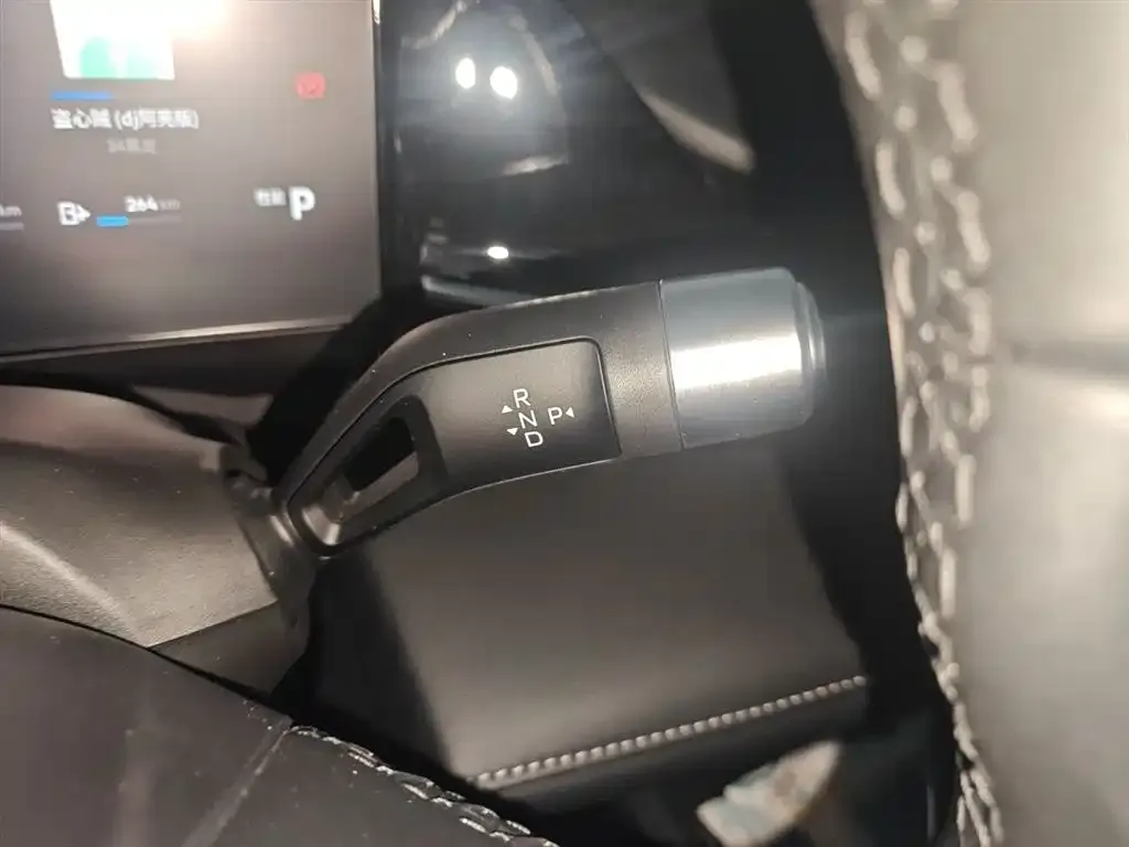 Geely Galaxy L6 — фото 10