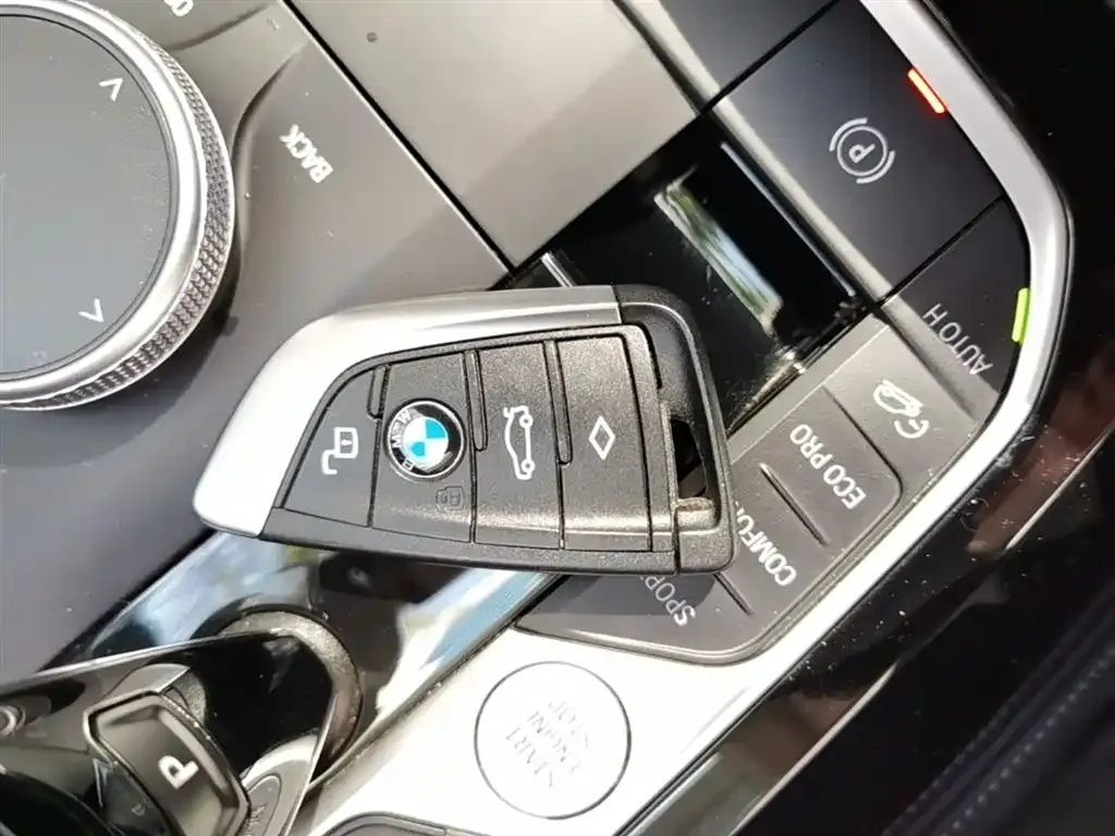 BMW X4 — фото 10