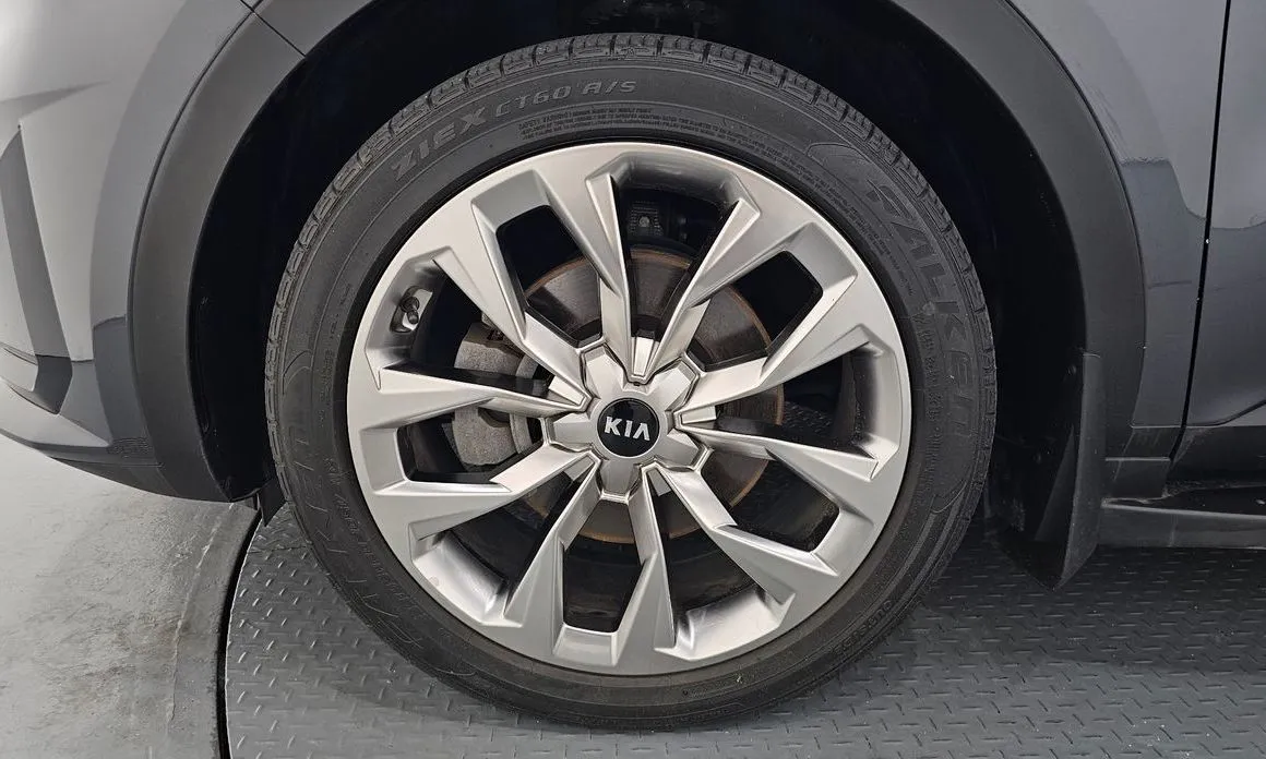 Kia Sorento — фото 10