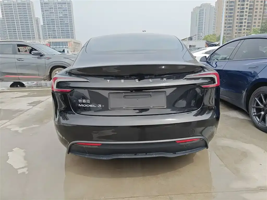 Tesla Model 3 — фото 5