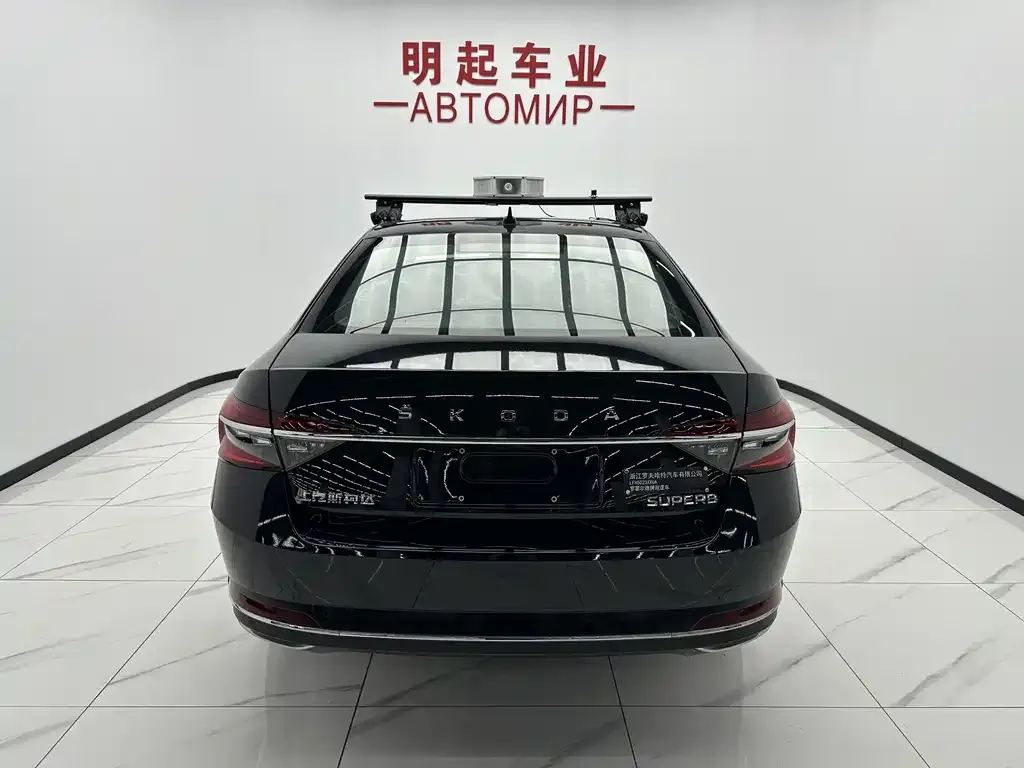 Skoda Superb — фото 7