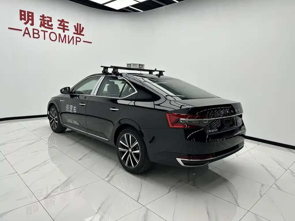 Skoda Superb — фото 9